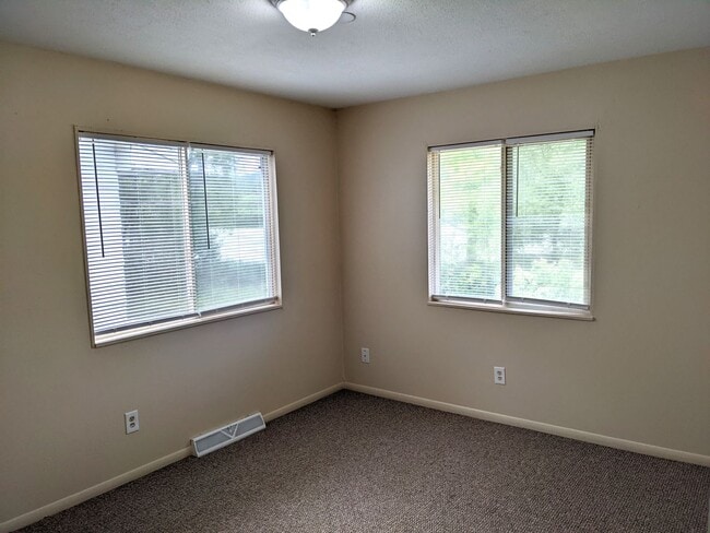 Building Photo - Grimes Ave