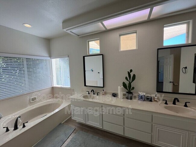 Building Photo - 79175 Latigo Cir