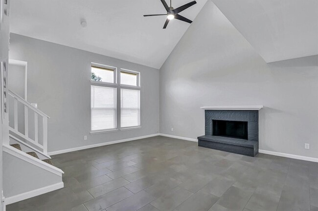 Building Photo - 401 S Cannady Dr