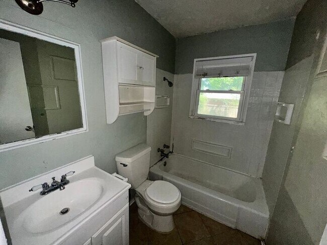 Building Photo - 3 Bed / 1.5 Bath Home in the Heart of Norman