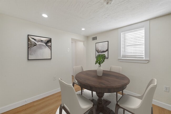 Building Photo - 2118 Webster St