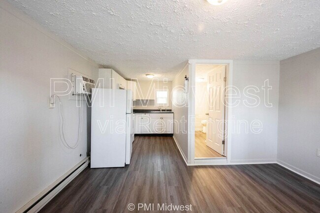 Building Photo - 2142 W Us-40