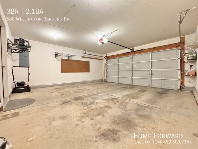 Building Photo - 580 Wellington Gardens Dr