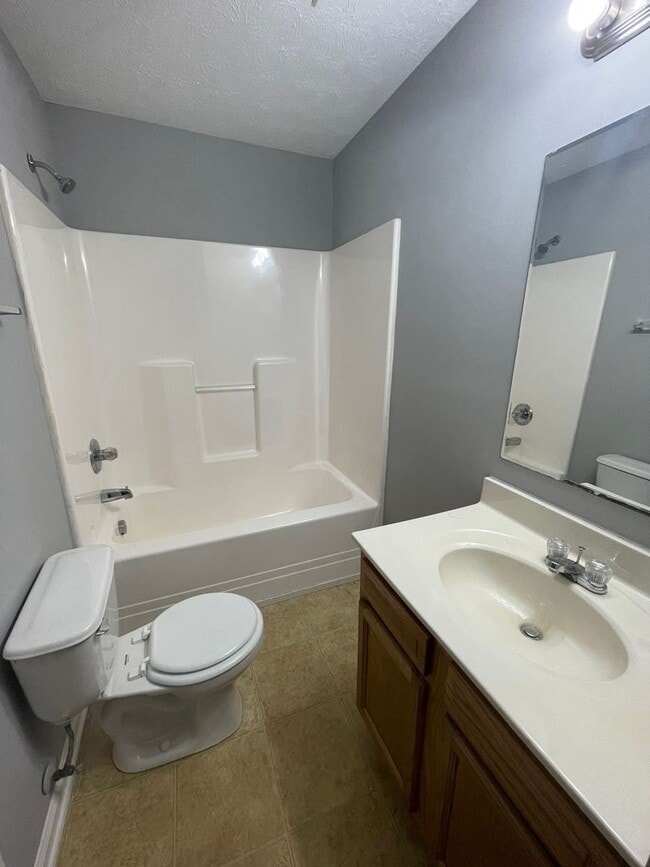 Building Photo - 1419/1421 Creekside