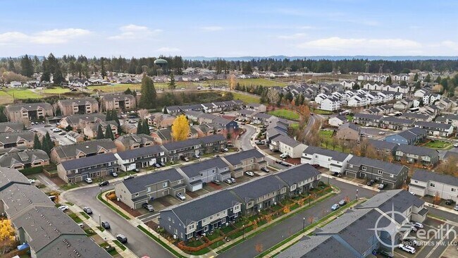 Building Photo - 11745 NE 22nd Way