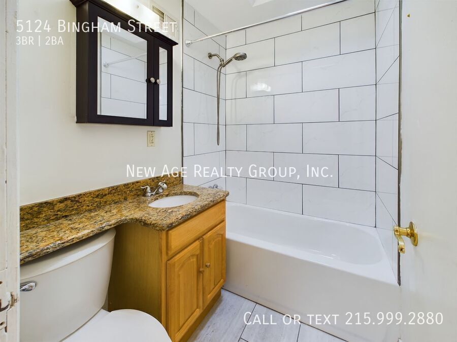 Building Photo - 5124 Bingham St