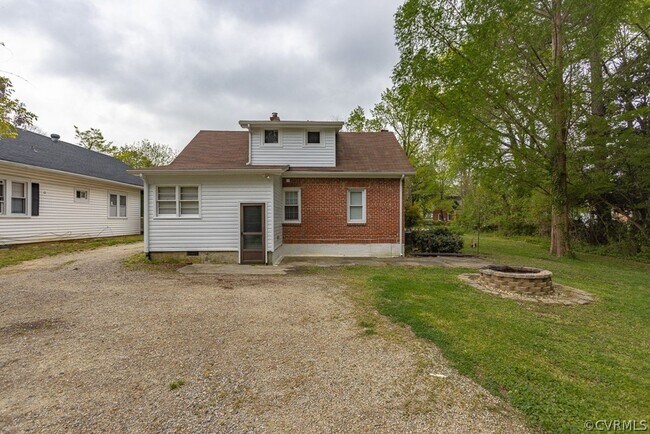 Building Photo - Cozy Home in Hopewell!