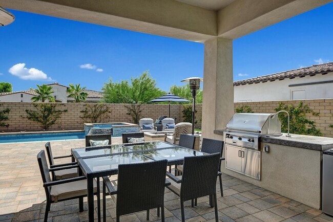 Building Photo - 54885 Madagascar Way