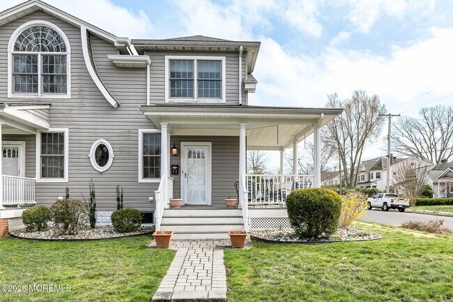 Building Photo - 11 Lakeside Ave