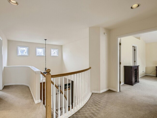 Building Photo - 4304 S Hampton Cir