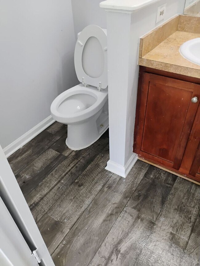 Building Photo - Gorgeous 3 Bedroom 2 Bath Townhome in Convenient Lithonia Location! Move In Ready!!!!