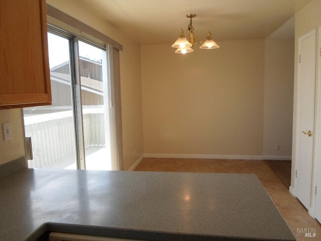 Building Photo - 117 Sunset Cir
