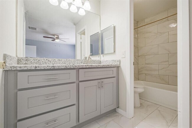 Building Photo - 10822 White Oak Bend Dr