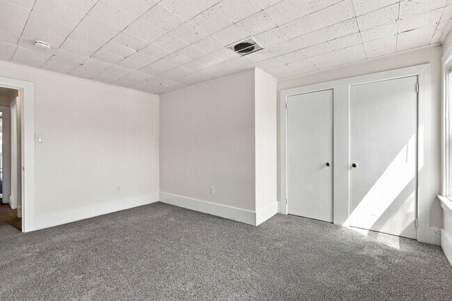 Building Photo - 849-851 Manor St