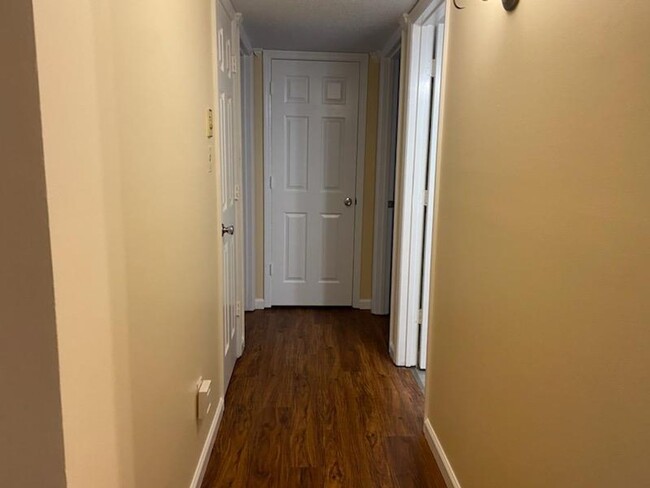 Building Photo - PRICE IMPROVEMENT!!  CHARMING 2 BEDROOM CO...
