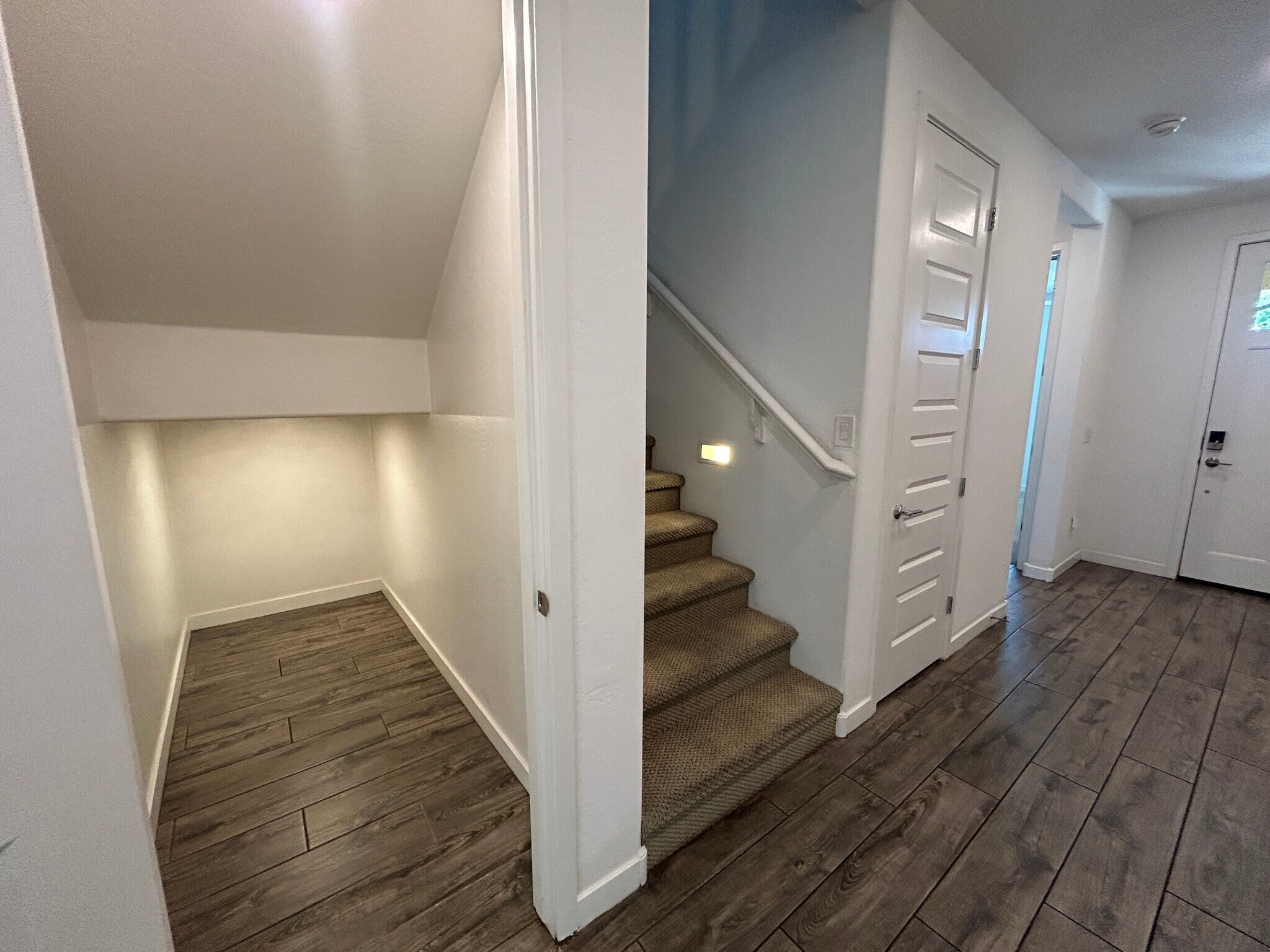 Building Photo - 1146 E Weatherby Way