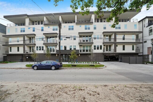 Building Photo - 4819 Caroline St