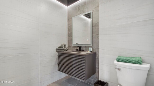 Building Photo - 131 Kimberly Dr