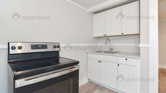 Building Photo - 11 Pleasant St