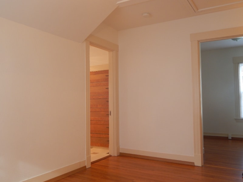 Building Photo - 2328 Hoyt Ave