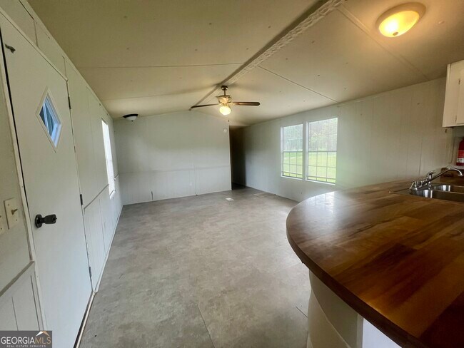 Building Photo - 2830 Greensboro Rd