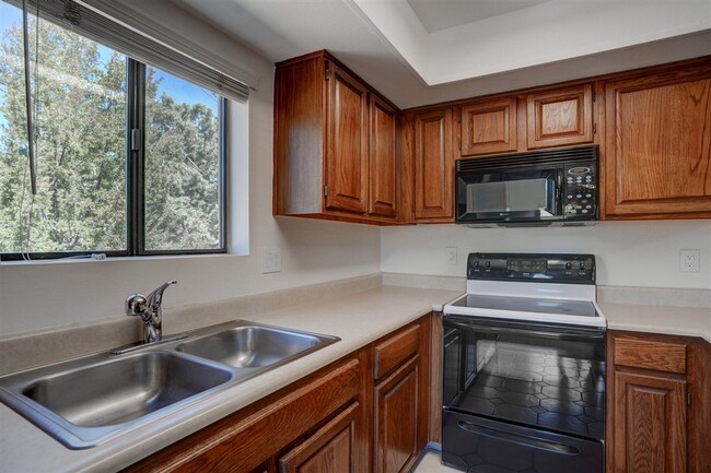 Building Photo - Price Reduced! Granite Creek Condo - 2 bed...