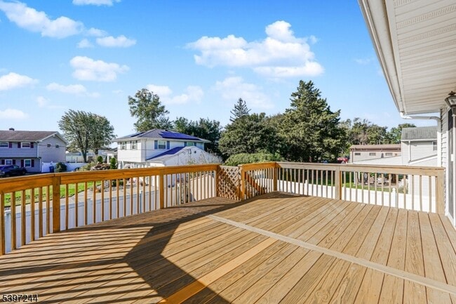 Building Photo - 17 Throckmorton Ln