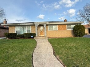 Building Photo - 16856 School St