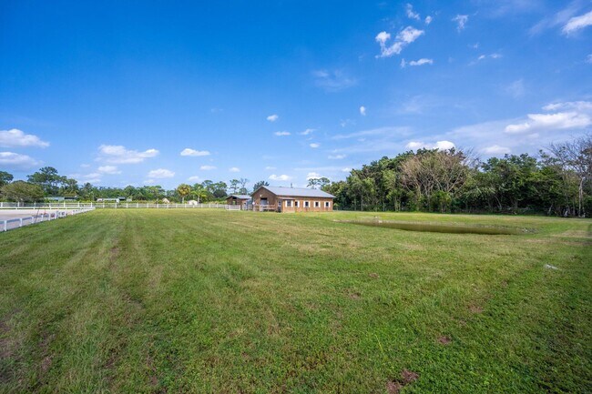 Building Photo - 13717 E Citrus Dr