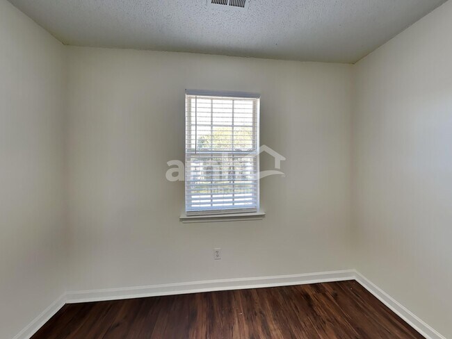 Building Photo - 3413 Braefield Dr