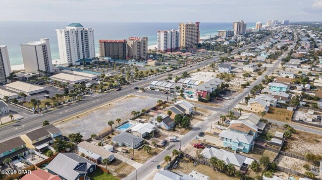 Building Photo - 6320 Beach Dr