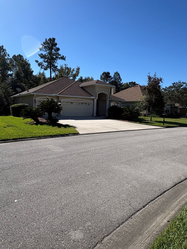 Building Photo - Fleming Island Plantation