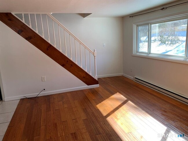 Building Photo - 372 Hartford Rd