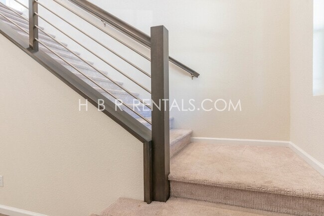 Building Photo - 312 E Liverno Ave