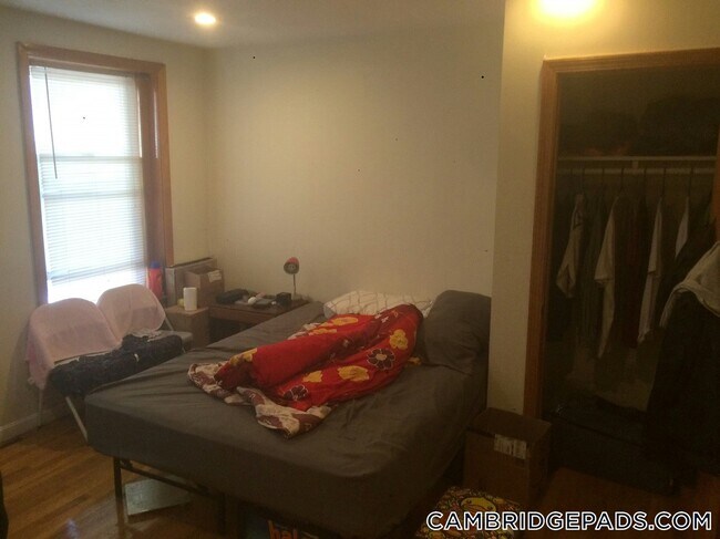 Building Photo - 9 Fulkerson St