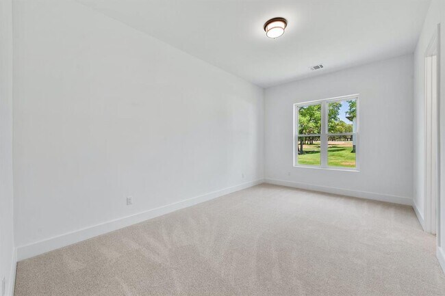 Building Photo - 125 Stockman Dr