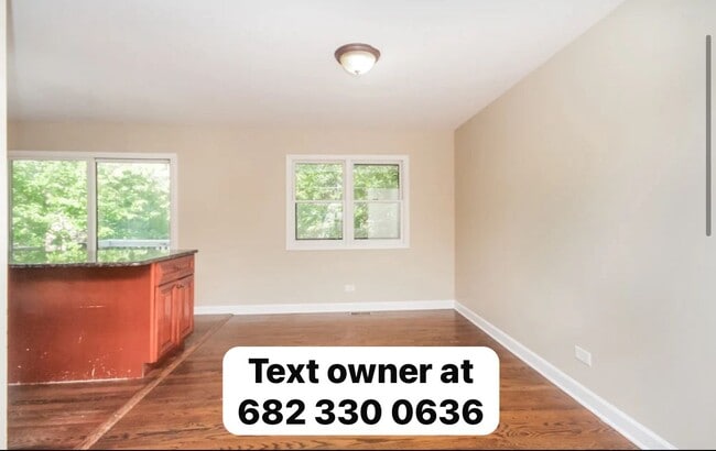 Building Photo - 904 Cedar St