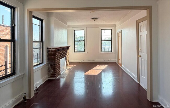 Building Photo - 1840 Bronxdale Ave
