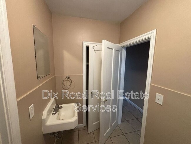 Building Photo - 107 Edgewood Ave