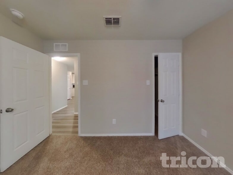 Building Photo - 1023 Spofford Dr