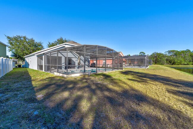 Building Photo - 453 Scrub Jay Way