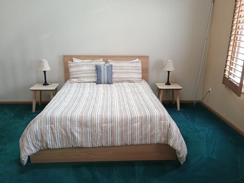 Building Photo - 23684 Pondview Plz