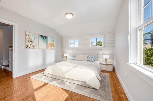 Building Photo - 8 Riverside Rd