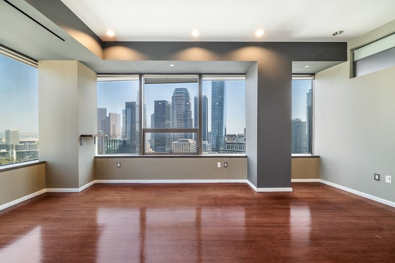 Building Photo - 1100 Wilshire Blvd