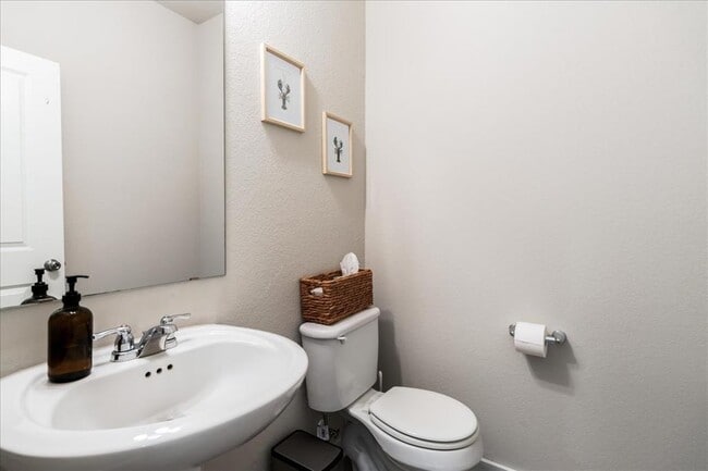 Building Photo - 17103 Crane Fly Dr