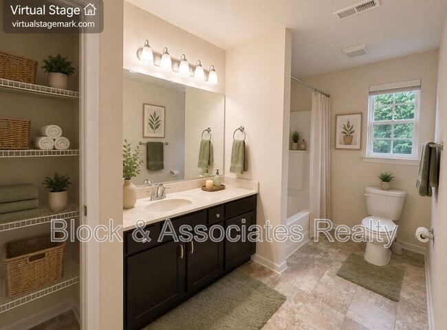 Building Photo - 1464 Land Grv Dr