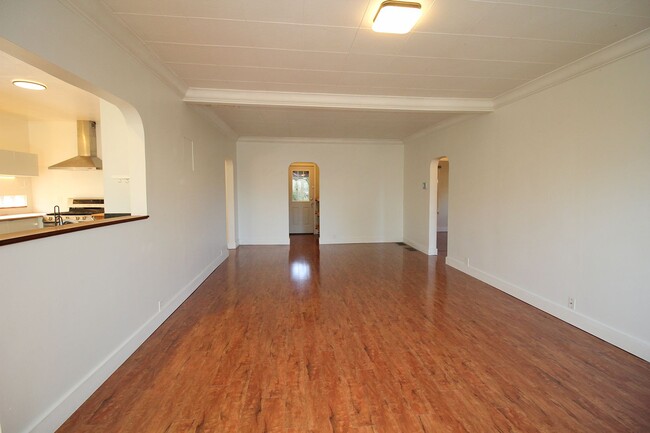 Building Photo - 1005 NE 58th Ave