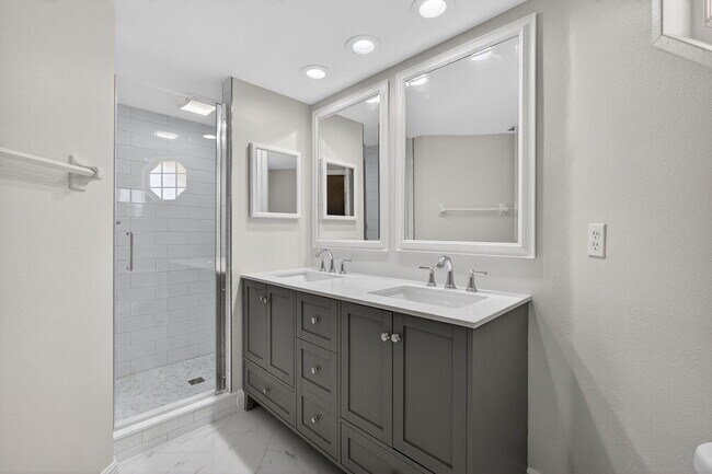 Building Photo - 246 Seabreeze Cir