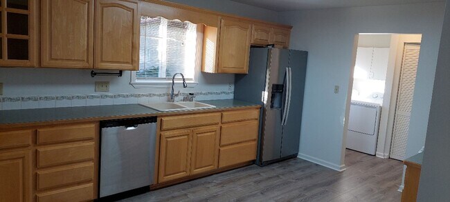 Building Photo - Charming 3-Bedroom home near BTC