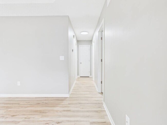 Building Photo - 1206 Foxridge Dr